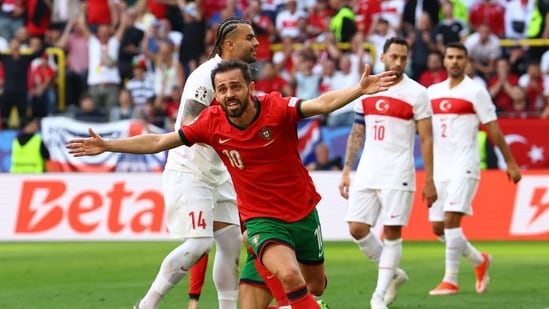 El portugués Bernardo Silva celebra su primer gol.(REUTERS)