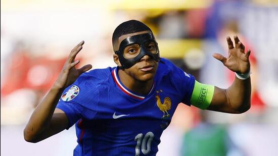 Fútbol Fútbol - Euro 2024 - Grupo D - Francia contra Polonia - Dortmund BVB Stadion, Dortmund, Alemania - 25 de junio de 2024 El francés Kylian Mbappé celebra su primer gol REUTERS/Leon Kuegeler (REUTERS)