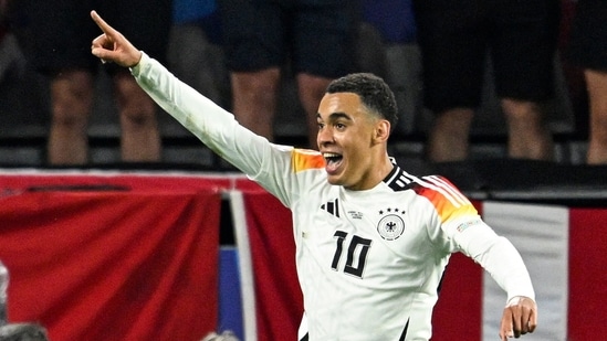 El centrocampista alemán Jamal Musiala celebra un gol. (AFP)