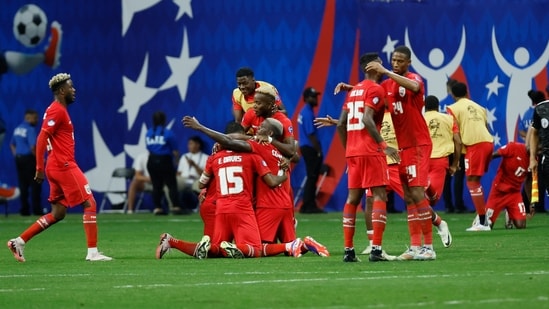 Los jugadores de Panamá celebran el jueves una victoria sobre Estados Unidos en un partido del Grupo C de la Copa América 2024 (AP)