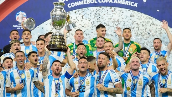 Este es el segundo título consecutivo de la Copa América para Argentina, además del título del Mundial de 2022 que ganaron entre ambos. (AP)