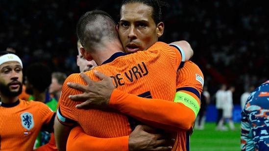 Los jugadores de Holanda celebran su victoria. (AFP)