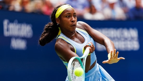 Coco Gauff de los Estados Unidos en acción contra Elina Svitolina de Ucrania en el quinto día del torneo de tenis US Open 2024 (USA TODAY Sports vía Reuters Con)