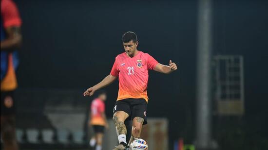 Saul Crespo, de East Bengal, entrena en el Centro Nacional de Entrenamiento en Calcuta (East Bengal)