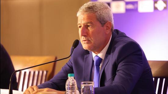 Manolo Márquez en una rueda de prensa en Nueva Delhi el domingo. (AIFF)