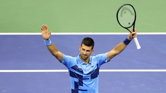 Novak Djokovic de Serbia celebra después de derrotar a Radu Albot de Moldavia durante su partido de primera ronda individual masculino del US Open 2024 (Getty Images via AFP)