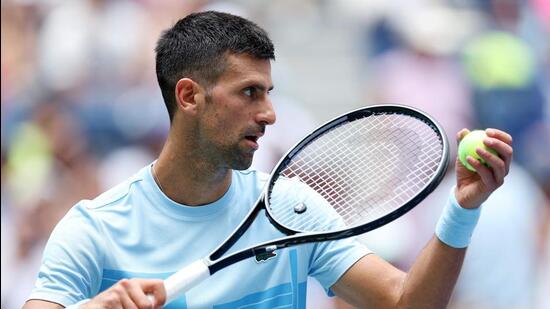 Novak Djokovic practica antes del Abierto de Estados Unidos en el Centro Nacional de Tenis Billie Jean King de la USTA en la ciudad de Nueva York. (AFP)