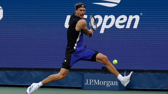 Alexander Zverev (GER) intenta un revés contra Brandon Nakashima (EE. UU.) (no en la foto) en un partido individual masculino en el séptimo día del torneo de tenis US Open 2024 en el USTA Billie Jean King National Tennis Center (USA TODAY Sports vía Reuters Con)