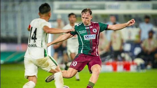 Greg Stewart, a la derecha, protagonizó un gol y dos asistencias en la victoria de Bagan por 3-0. (Mohun Bagan Súper Gigante)