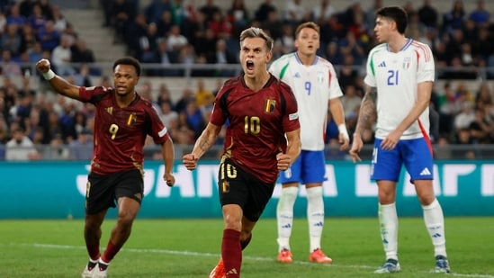 El belga Leandro Trossard celebra su segundo gol.(REUTERS)