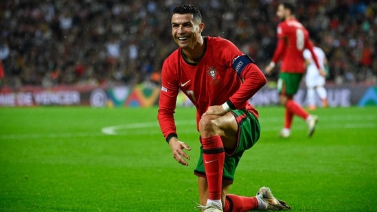 El delantero portugués Cristiano Ronaldo reacciona durante el partido de la Liga de Naciones de la UEFA contra Polonia.(AFP)