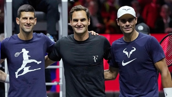 El serbio Novak Djokovic, el suizo Roger Federer y el español Rafael Nadal posan para una fotografía. (AP)