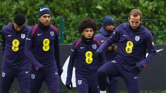 Rico Lewis y Harry Kane de Inglaterra durante el entrenamiento Imágenes de acción vía Reuters/Andrew Boyers (Imágenes de acción vía Reuters)