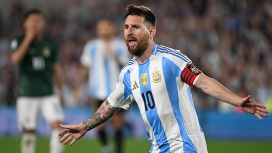 Lionel Messi celebra tras marcar un gol con Argentina. (AFP)