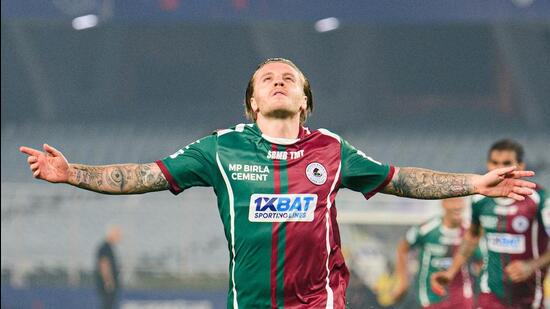 Jason Steven Cummings de Mohun Bagan Super Giant celebra un gol durante el partido 58 entre Mohun Bagan Super Giant y Chennaiyin FC de la temporada 2024-25 de la Superliga India (ISL) celebrada en Vivekananda Yuba Bharati Krirangan en Kolkata, el 30th de noviembre de 2024. Abhijit Addya/Enfoque Deportes/ FSDL