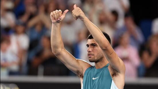 El español Carlos Alcaraz venció el lunes al kazajo Alexander Shevchenko por 6-1, 7-5, 6-1. (AFP) El español Carlos Alcaraz venció el lunes al kazajo Alexander Shevchenko por 6-1, 7-5, 6-1. (AFP)