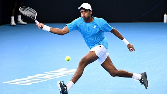 Nishesh Basavareddy, de Estados Unidos, regresa. (AFP)