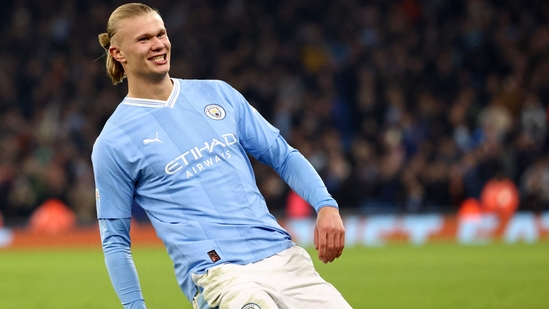 Erling Haaland ha firmado un nuevo contrato en Manchester City que lo vincula con los campeones de la Premier League hasta 2034. (AFP)