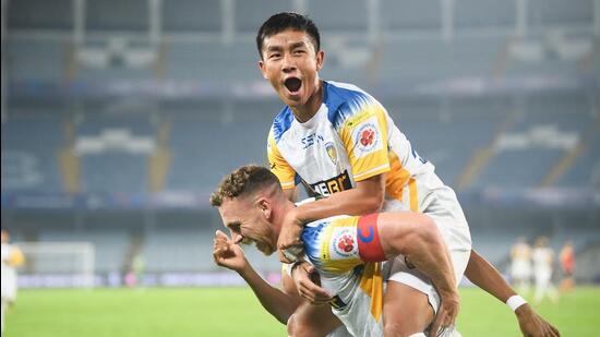 Connor Jon Shields de Chennaiyin FC celebra un gol contra el East Bengal FC en Kolkata el sábado. (ISL)